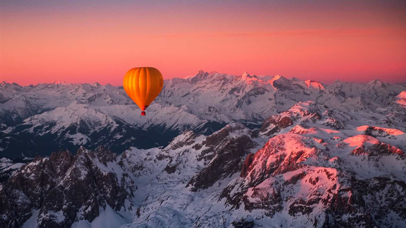 Heißluftballon im Tennengebirge