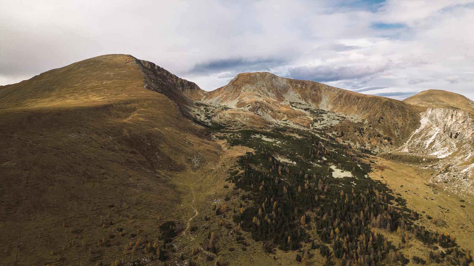 Auf dem Gipfel des Großen Rosennock (2.440 m) lassen sich die Salami-Spezialitäten von Loidl besonders gut genießen.