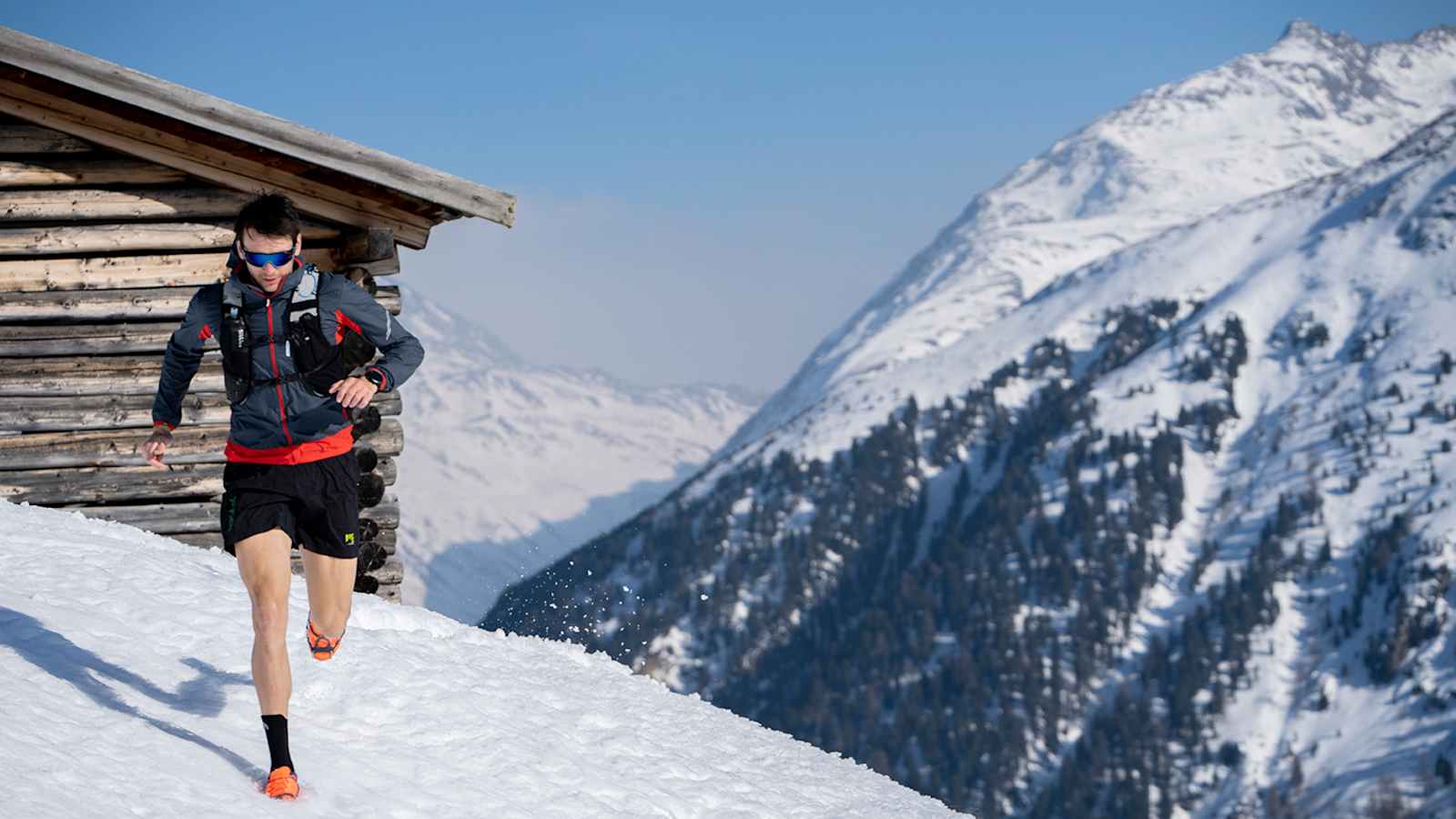 Winterwandern muss nicht fad sein: Wer im Schnee flott unterwegs ist, schult Ausdauer, Kraft und Gleichgewicht.