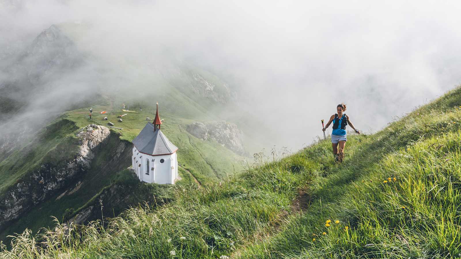 Bergwelten Regenjacke Trailrunning Ausrüstung Kauf