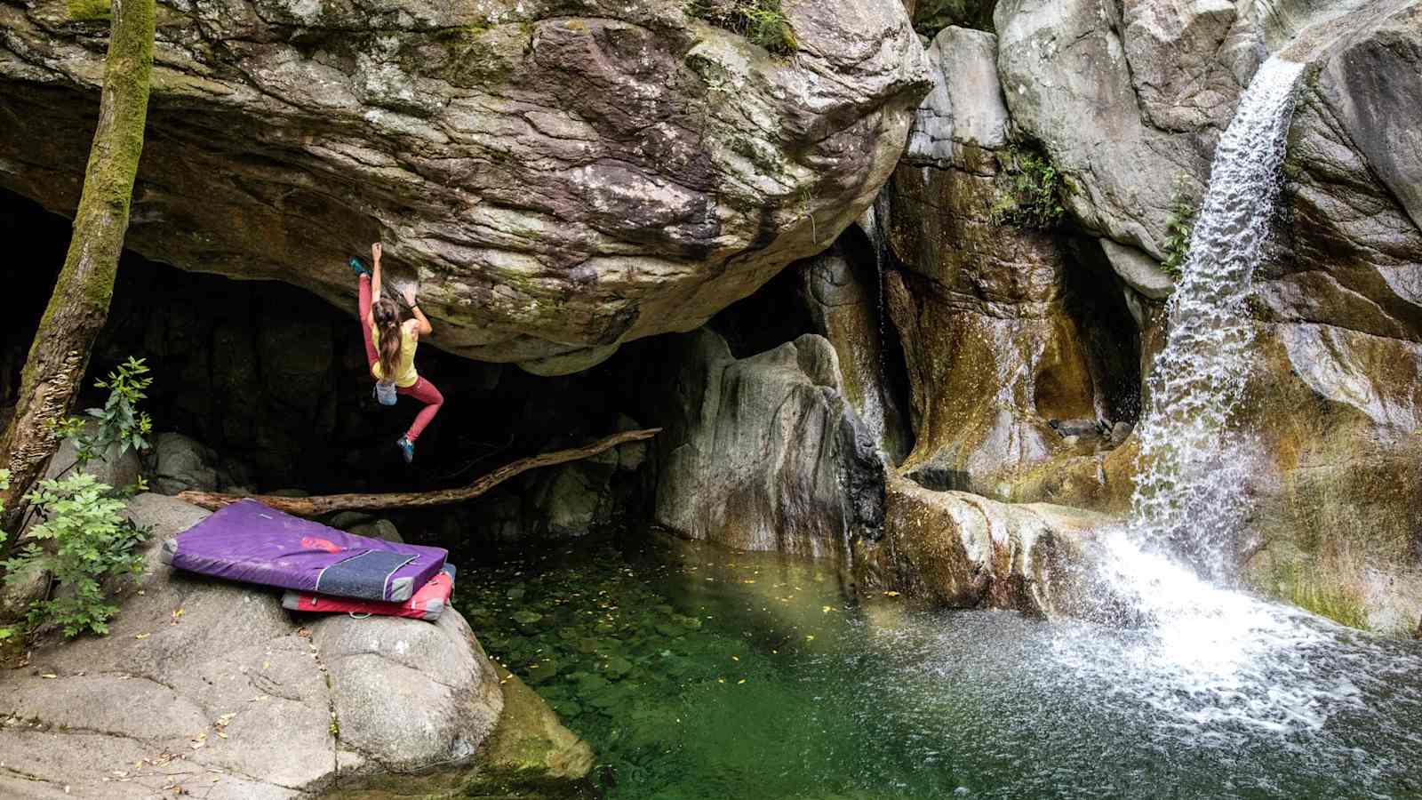 Boulder in den Wäldern rund um Varazze