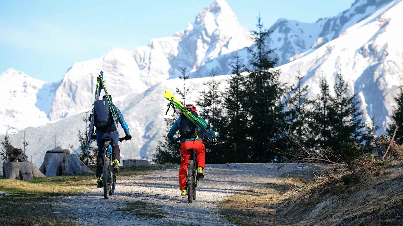 Bike2Ski – mit dem E-Bike geht es zum Ausgangspunkt der Skitour.