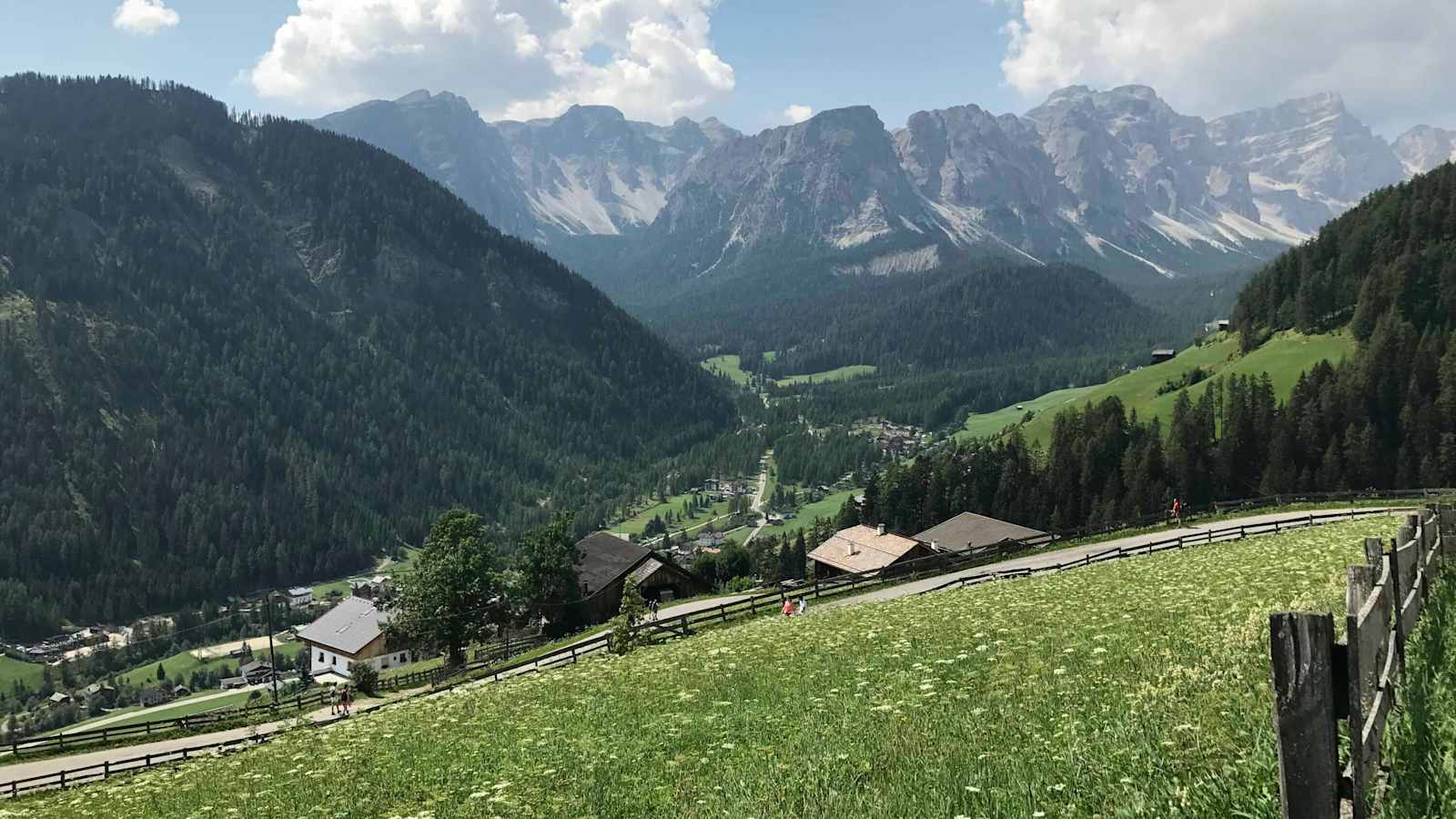 Stimmiger Gesamteindruck - Blick in die Puez-Geislergruppe