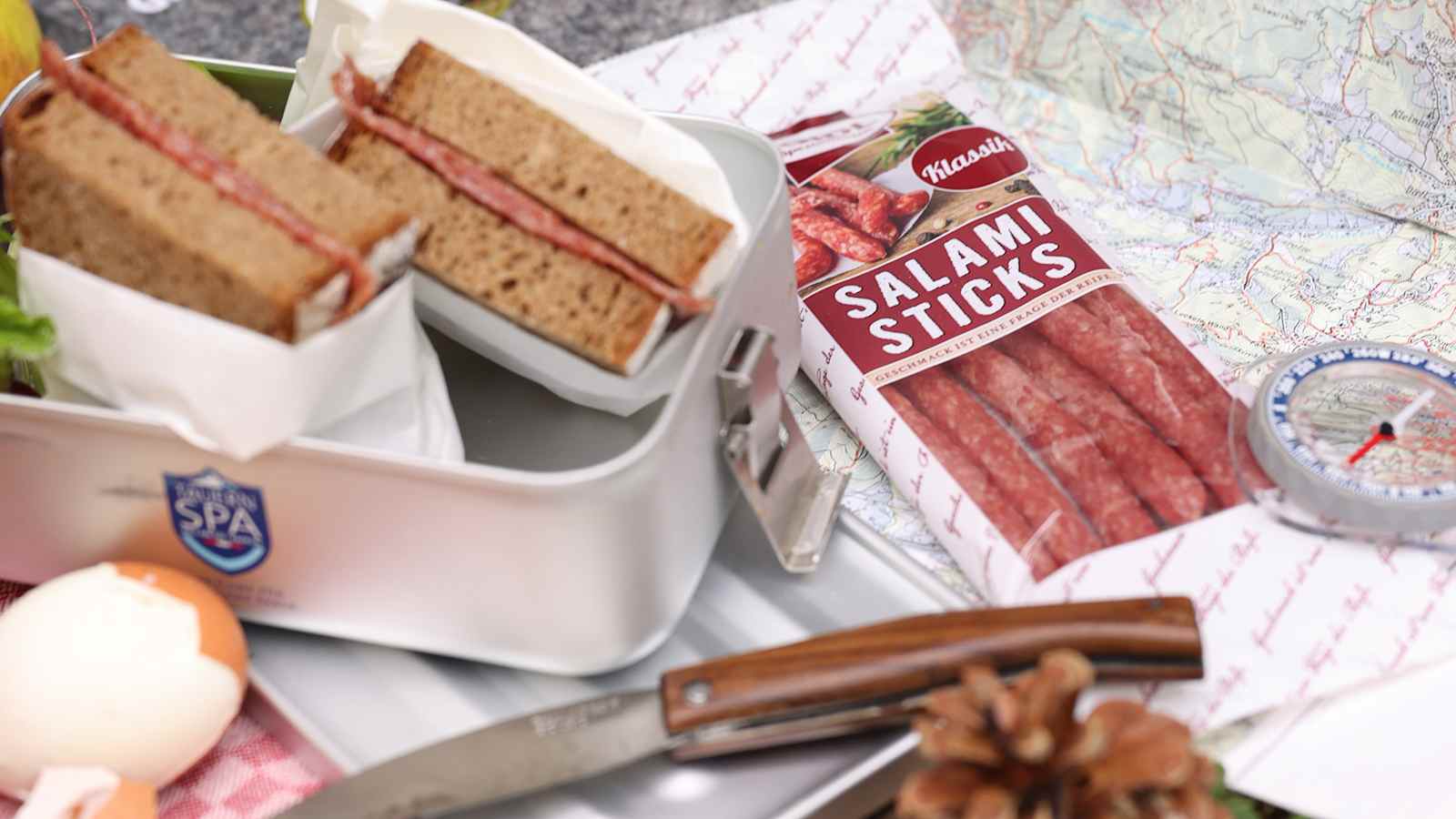 Loidl Salamisticks Brotdose beim Wandern
