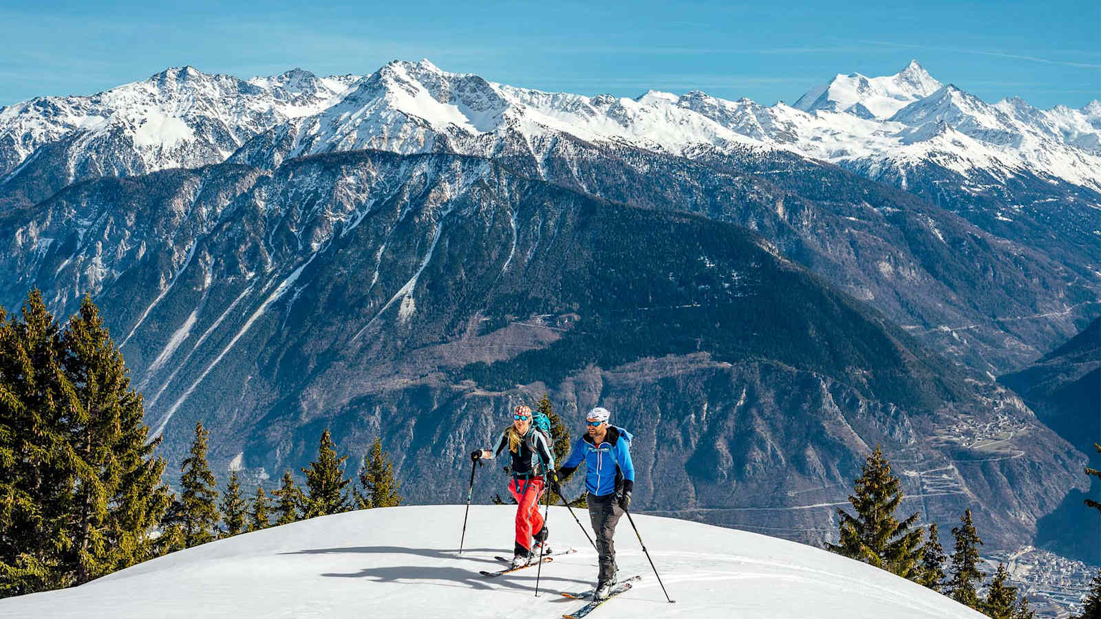 Die Skitourengruppe beim Aufstieg.