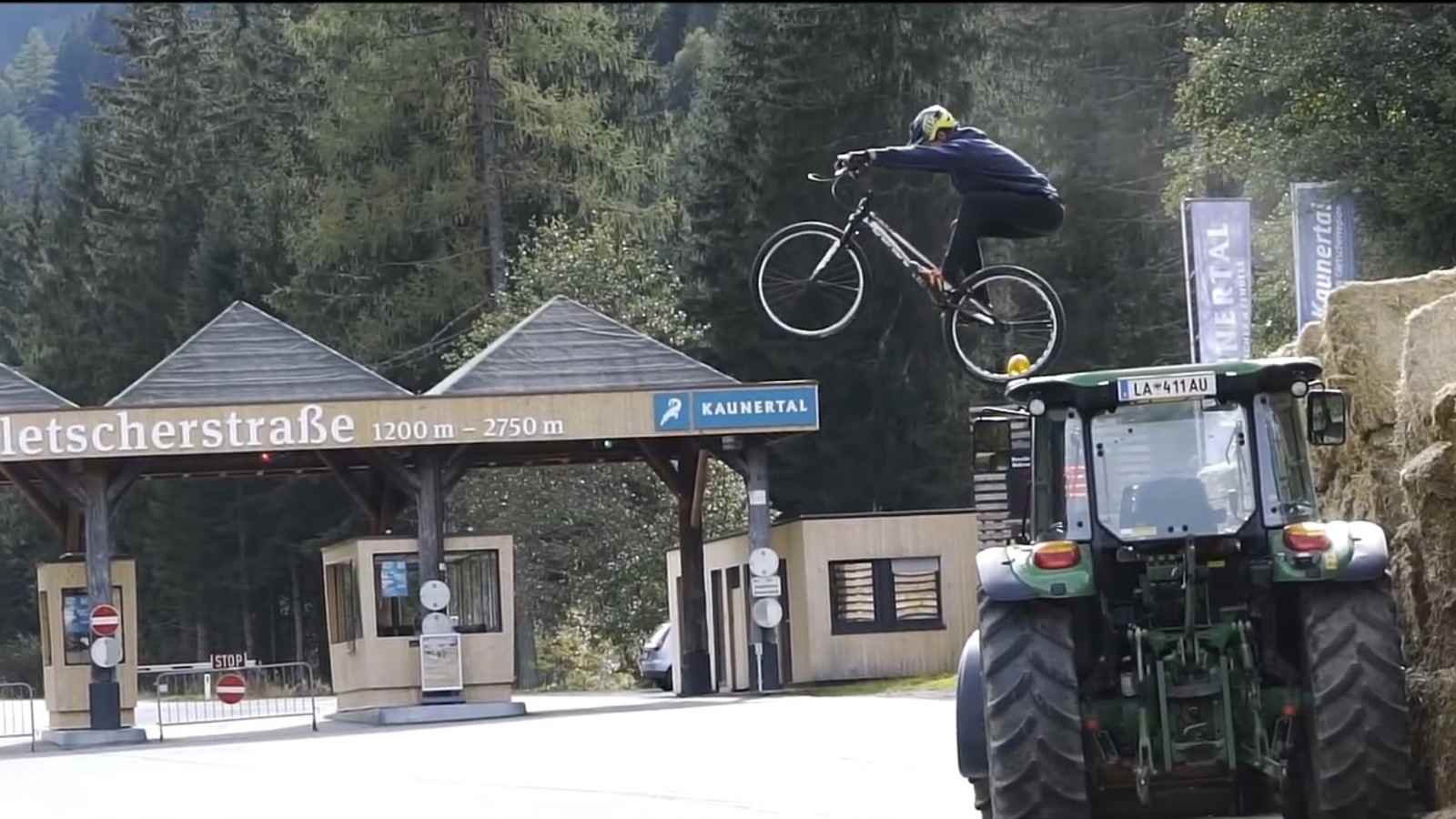 Kaunertaler Gletscherstraße Traktor