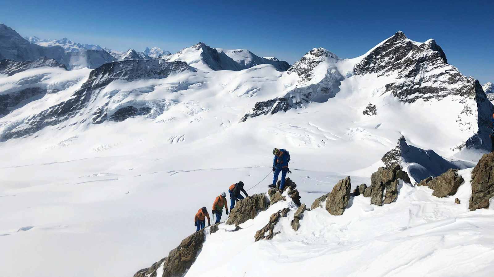 Eiger Extreme: Die 3 Gewinner mit den Bergführern der Mammut Alpine School am Mönch in der Jungfrau-Region