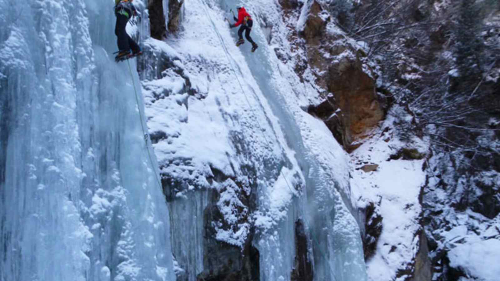 Eisklettern mit Kindern: Taschachschlucht in den Ötztaler Alpen in Tirol