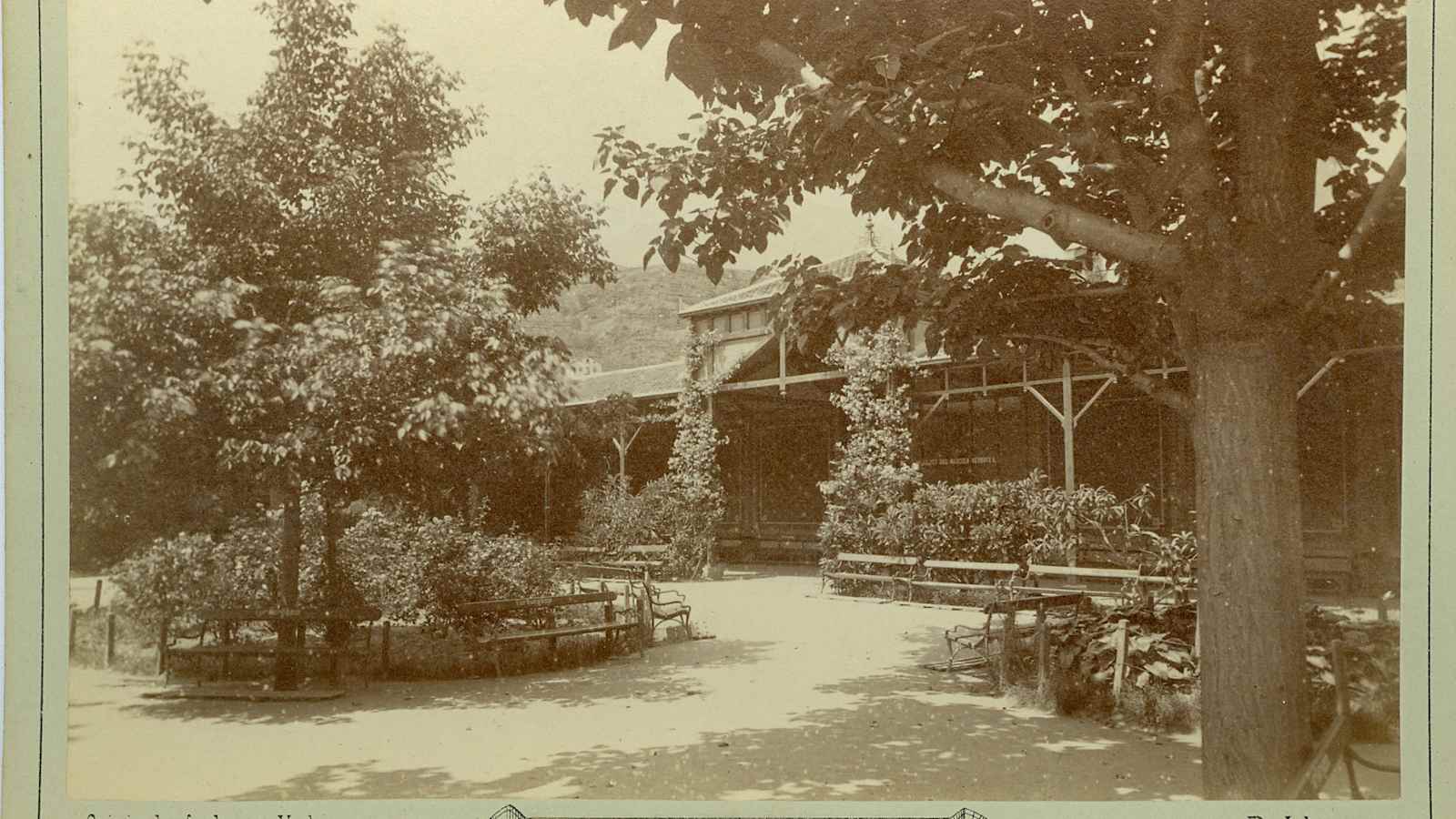 Historische Fotografie der Elisabeth-Anlage in Obermais