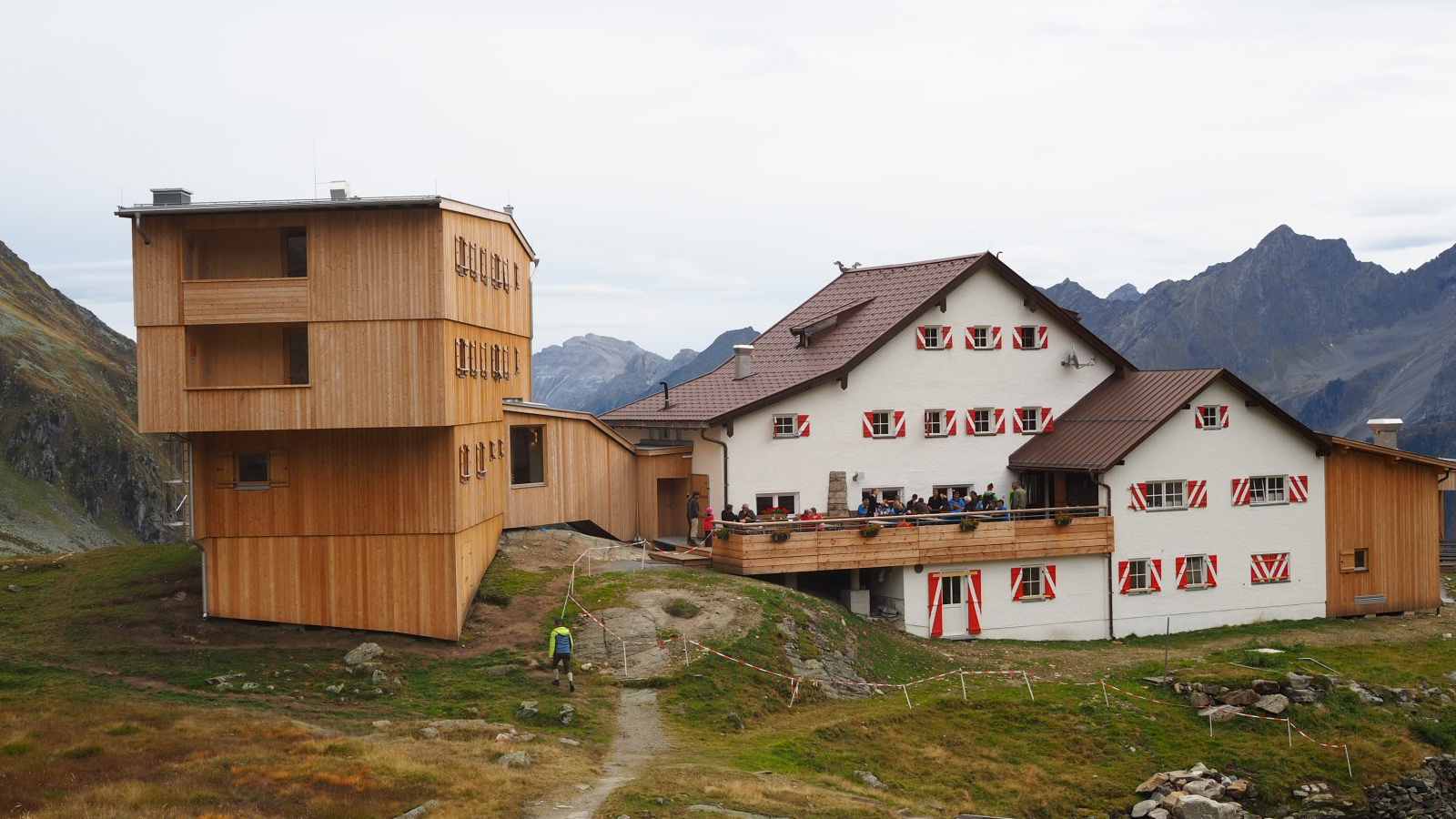 Im Ersatzbau der Hütte befinden sich u.a. 40 Schlafplätze.