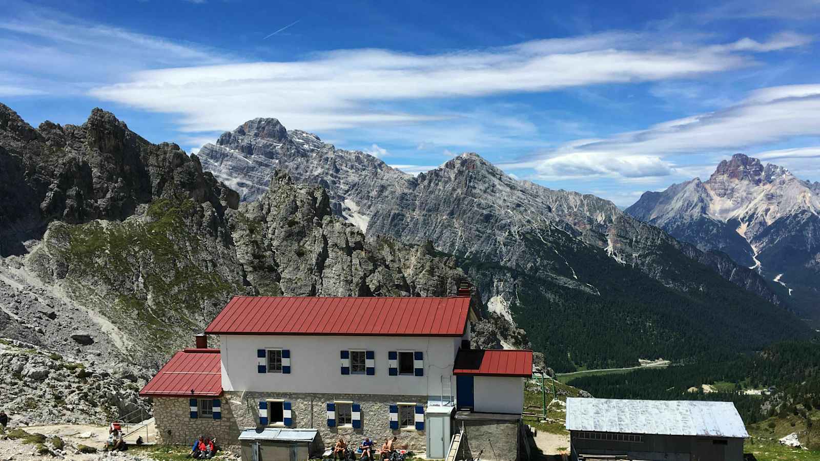 Die Fonda-Savio-Hütte in den Dolomiten in Venetien