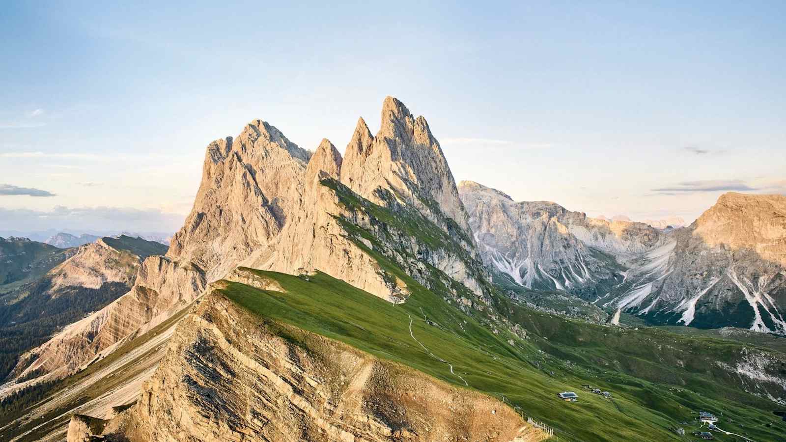 Die mächtigen Geislerspitzen ragen in den Himmel