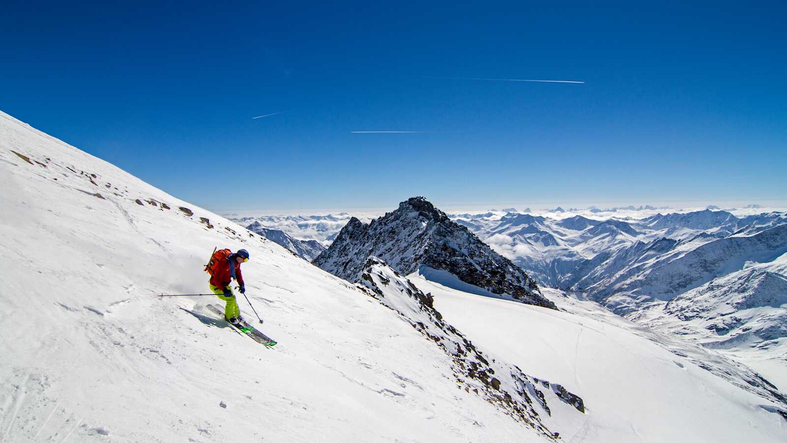 Steve vor wunderschönem Bergpanorama.