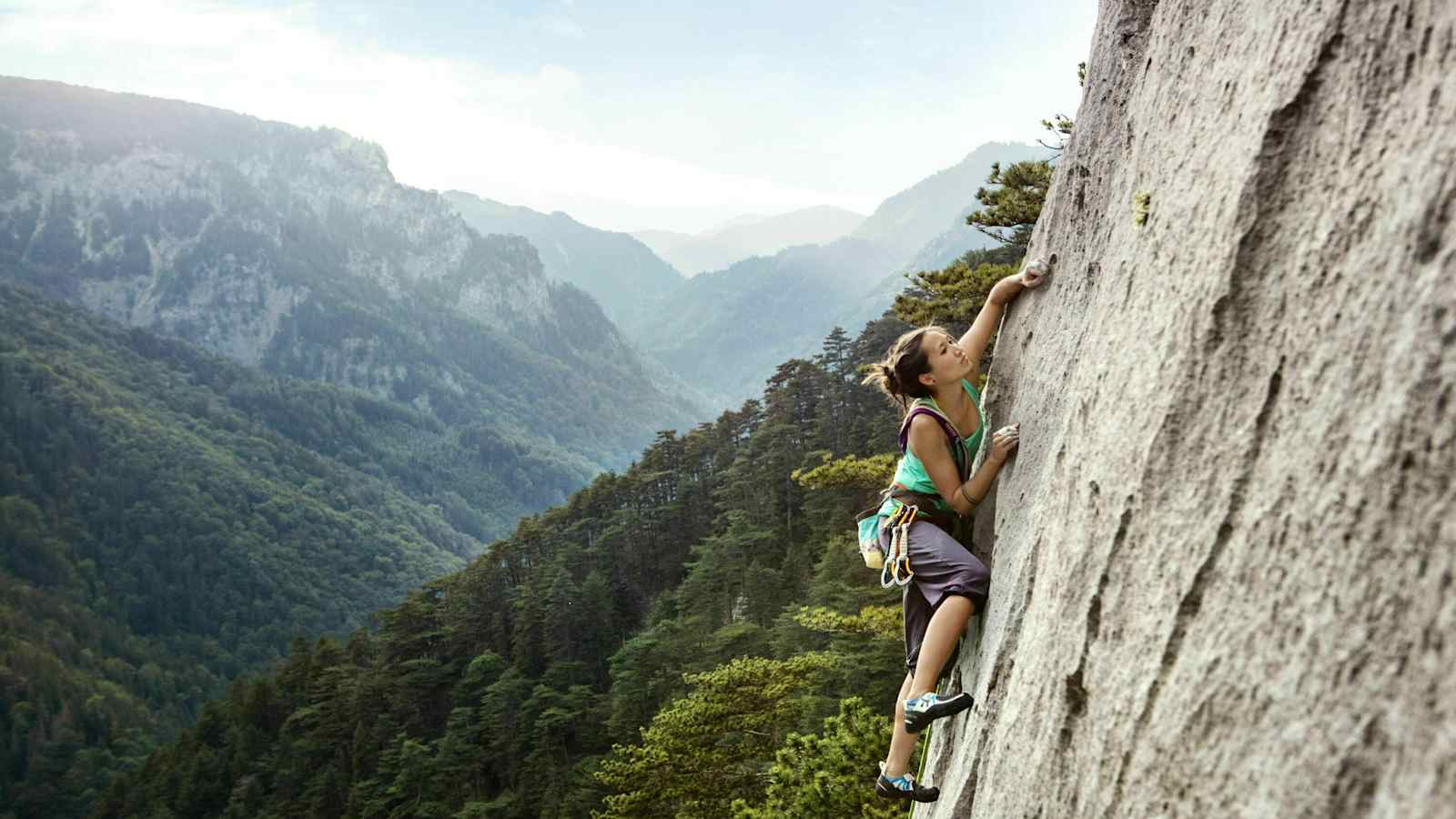 Christine Wu genießt in Galadriels Spiegel (8–) einige der besten Meter, die das Höllental zu bieten hat.