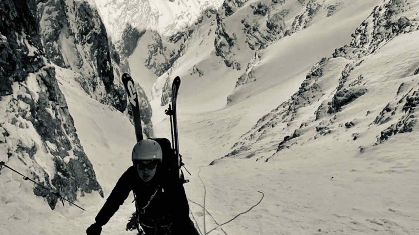 Beim Abseilen in die Serles Nordirinne, Tirol