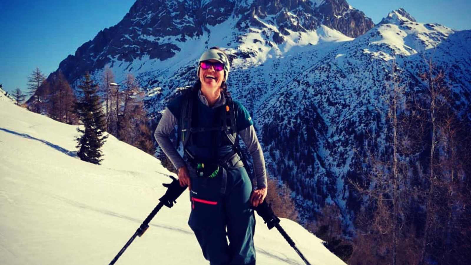 Petra liebt Tiefschnee und Sonnenschein, Skitour Hanschuhspitze