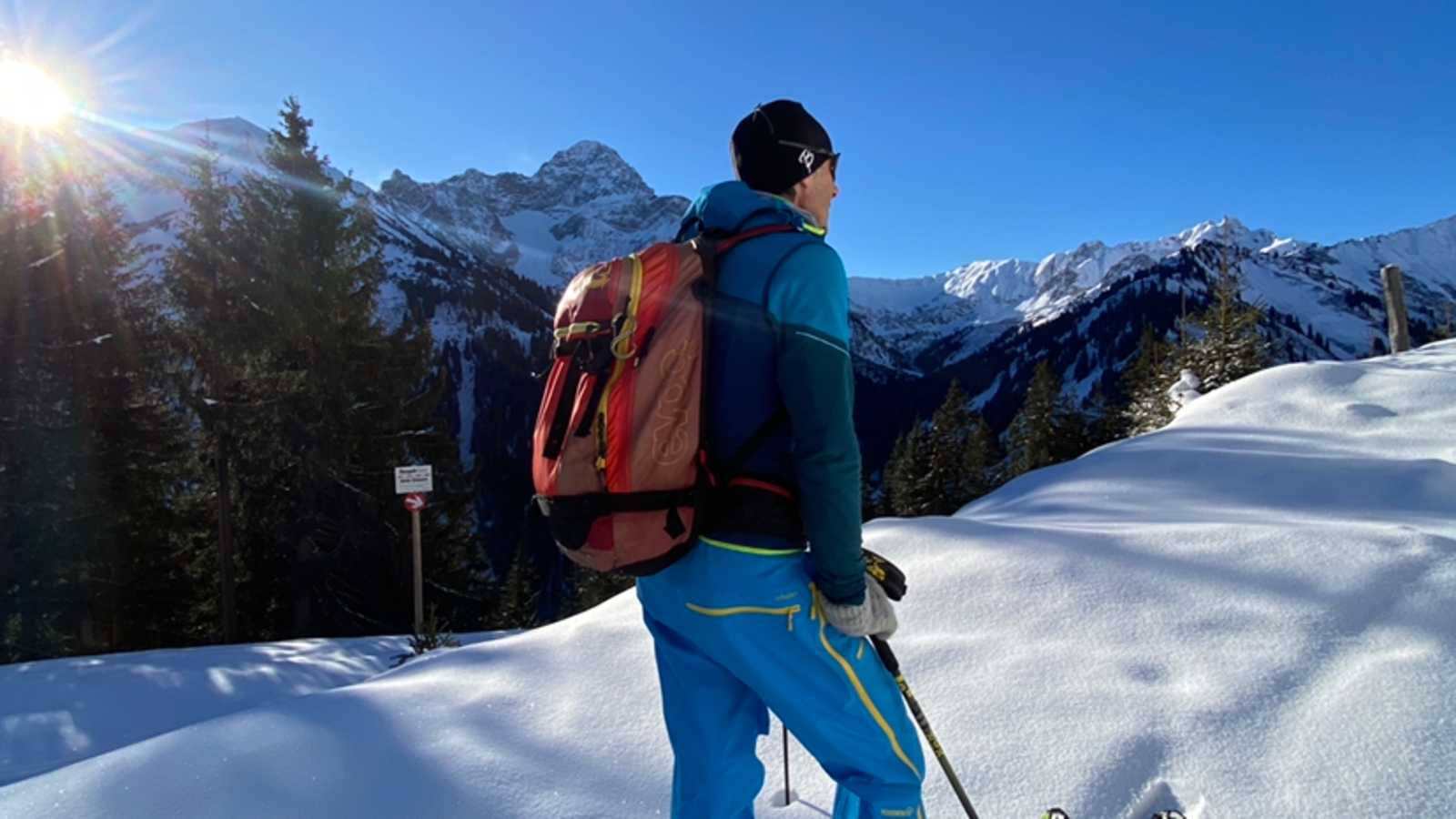 Bergführer Franky Drechsel beim Skitoureaufstief von Baad Richtung Schwarzwassertal