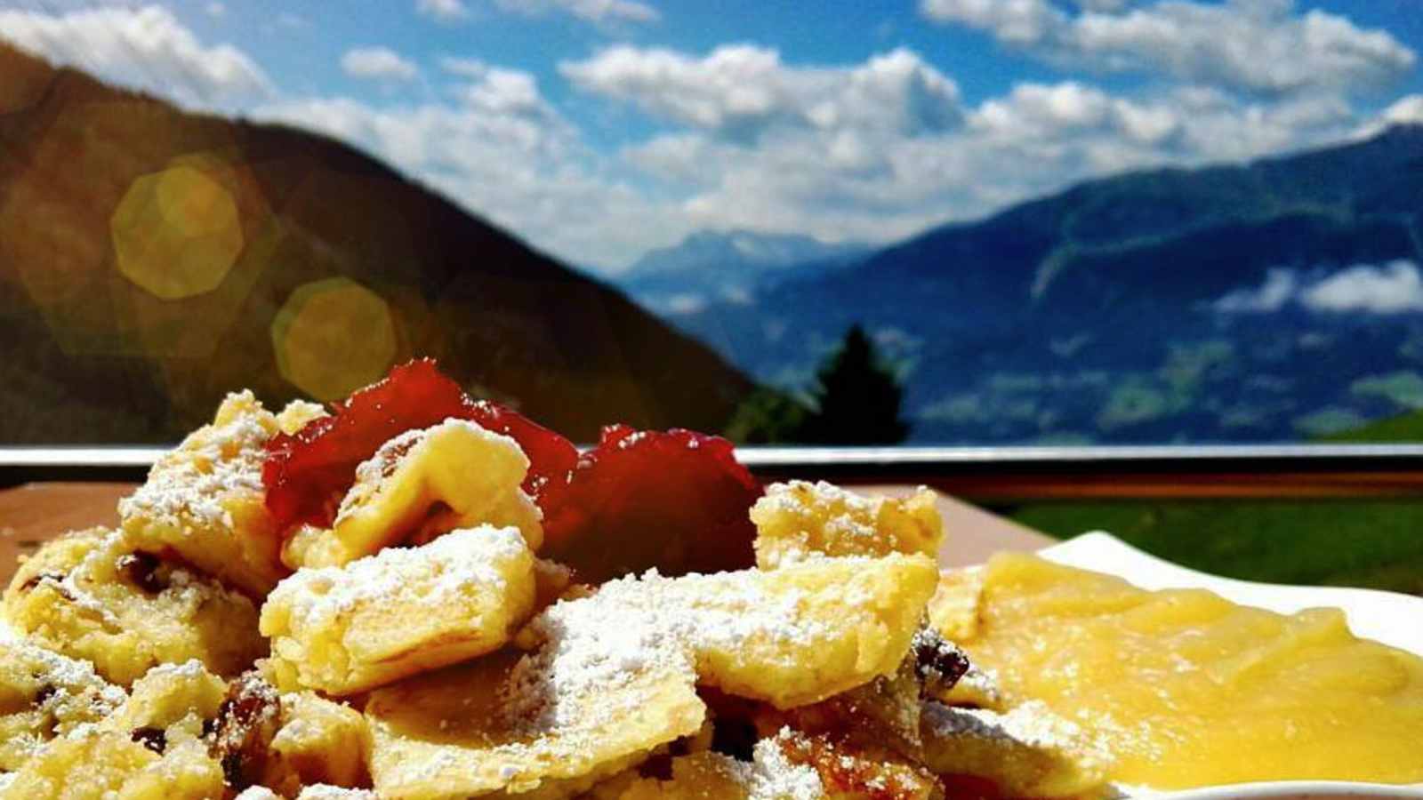 Kaiserschmarrn auf der Jausenstation Almluft in Tirol