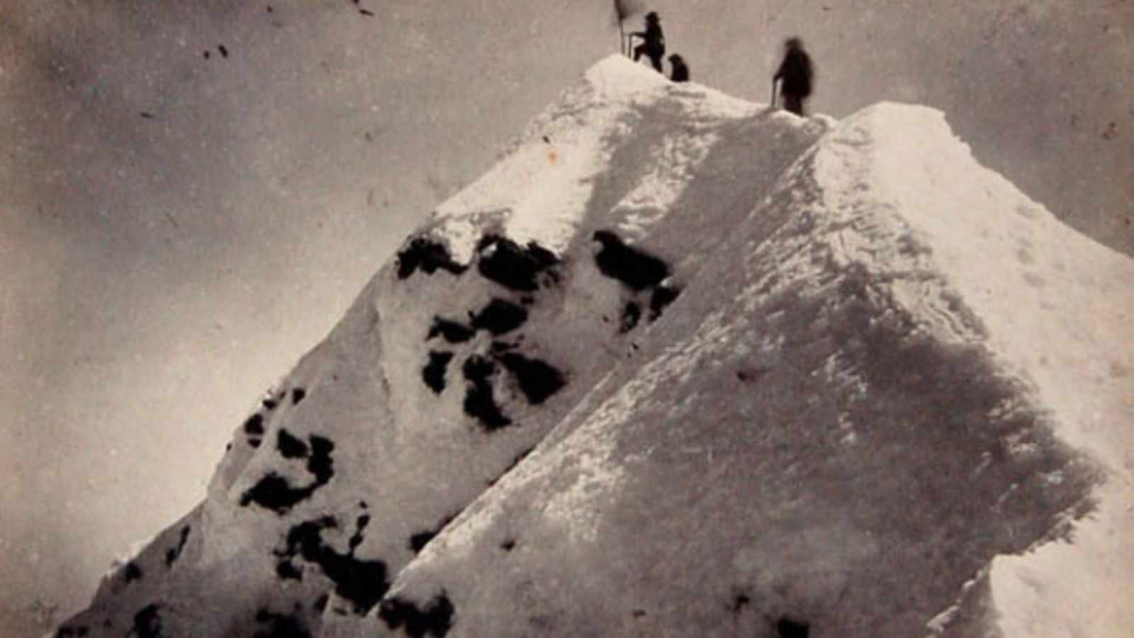 Historische Aufnahme: Bergsteiger am Gipfel der Jungfrau im Jahr 1878