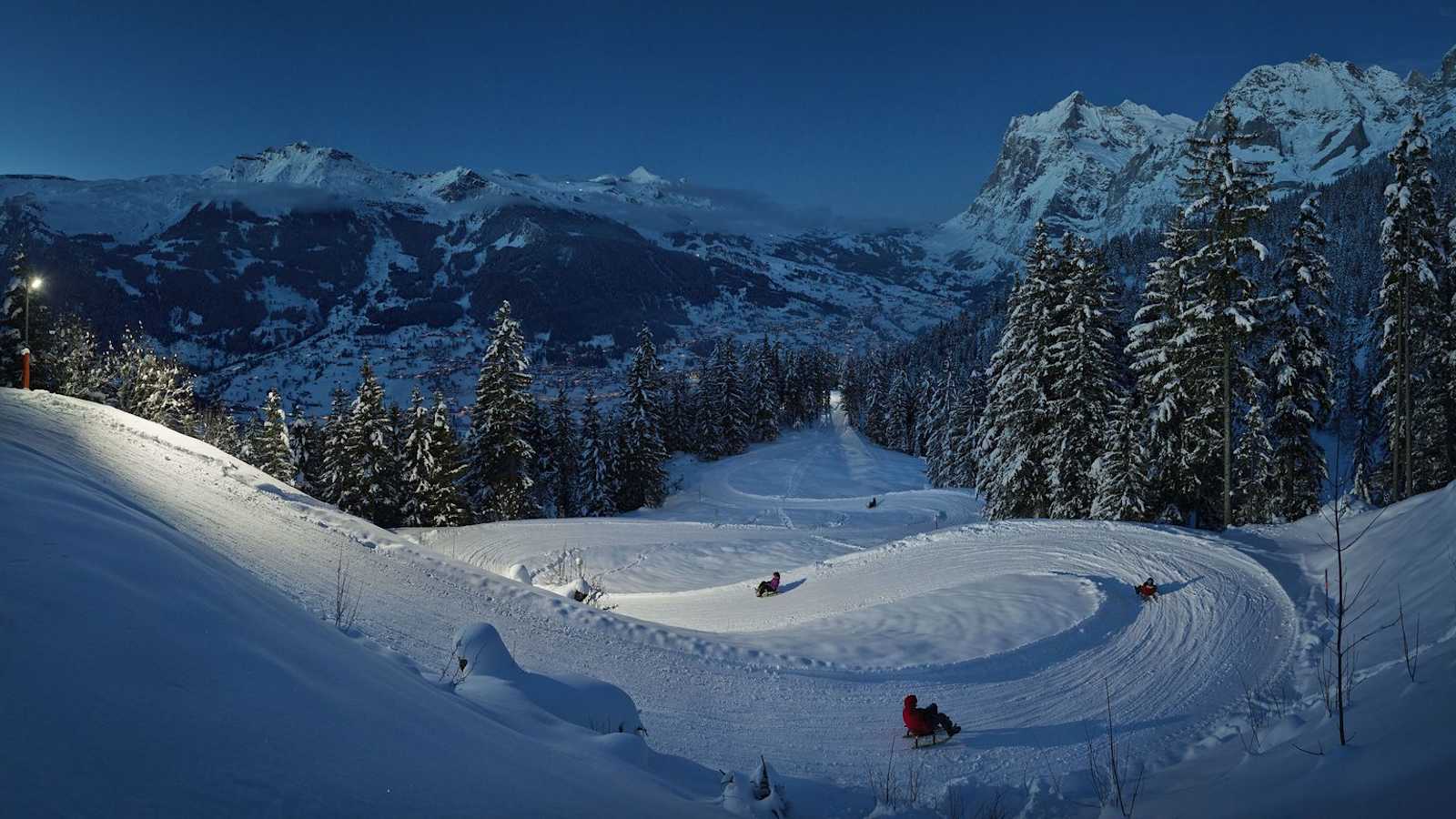 Nachtschlitteln auf der Eiger-Run-Strecke.