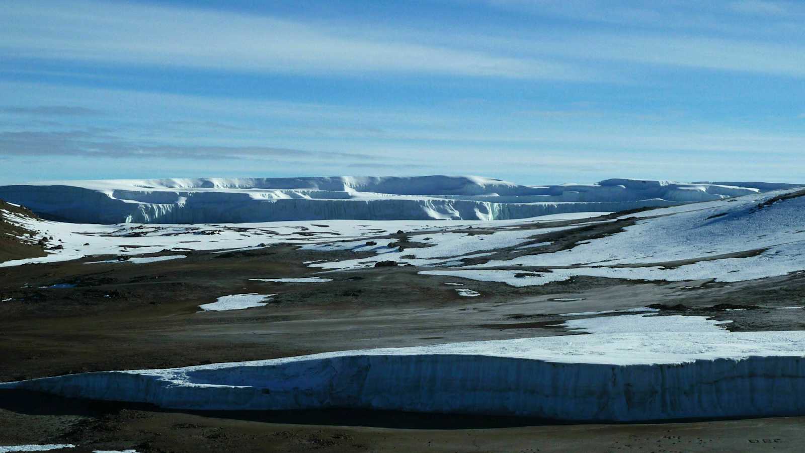 Krater-Landschaft im Kilimanjaro-Massiv