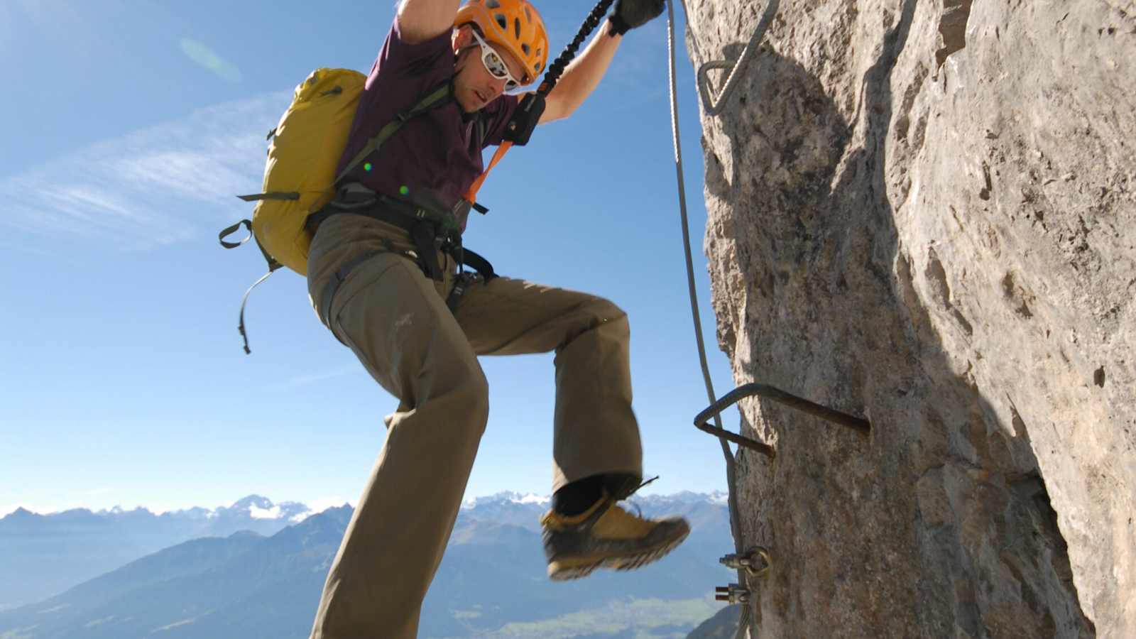 Die Anzahl der unverletzt geborgenen Personen am Klettersteig ist gestiegen.