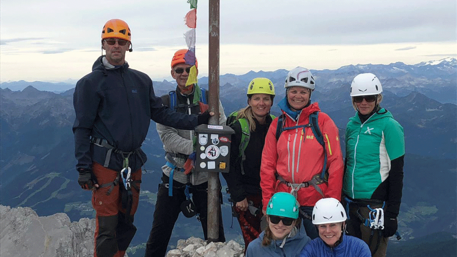 Glückliche Teilnehmer am Gipfel des Koppenkarstein