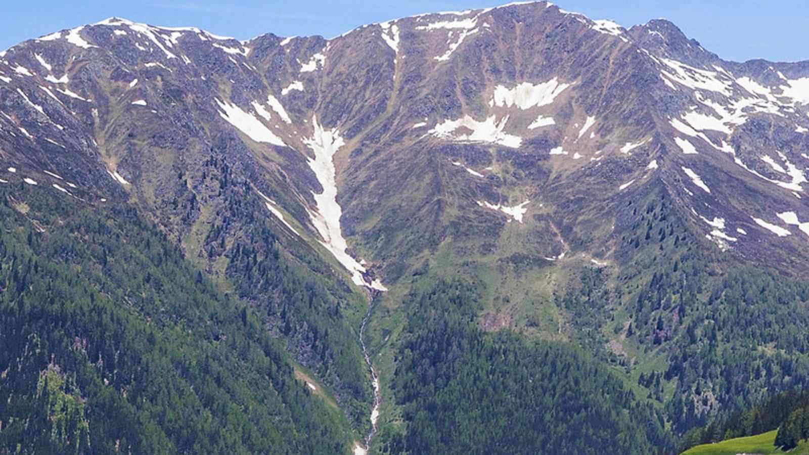 Kreuzspitze in Osttirol: Blick in die Villgratner Berge