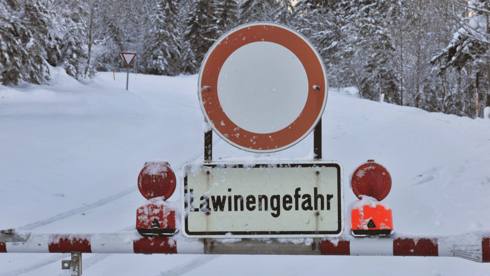 Straßensperren im gesamten Alpenraum