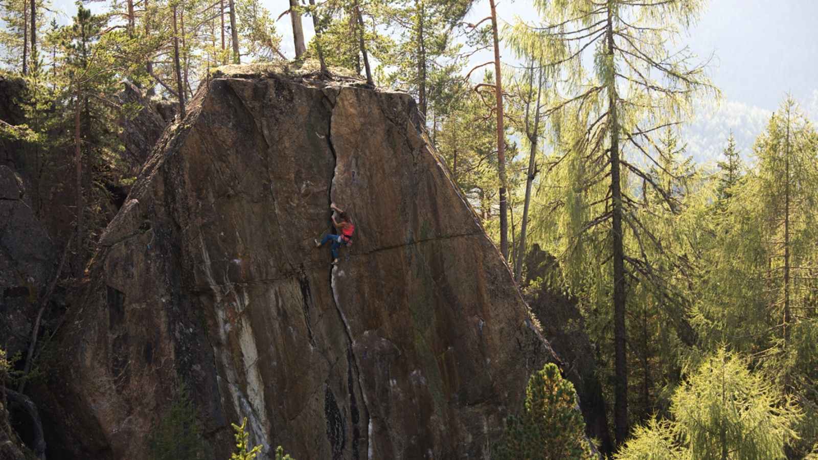 Barbara Zangerl klettert „Le Miracle“ (7b) im Ötztal