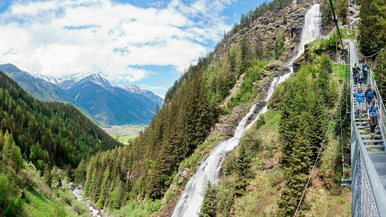 Der Tiroler Stuibenfall mit Aussichtstreppe