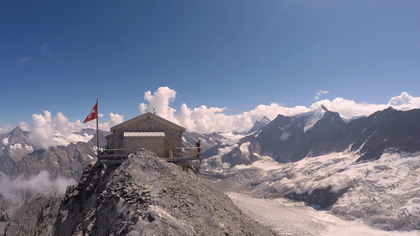 Blick von der Mittellegihütte über den Eismeergletscher an der Südseite des Eiger