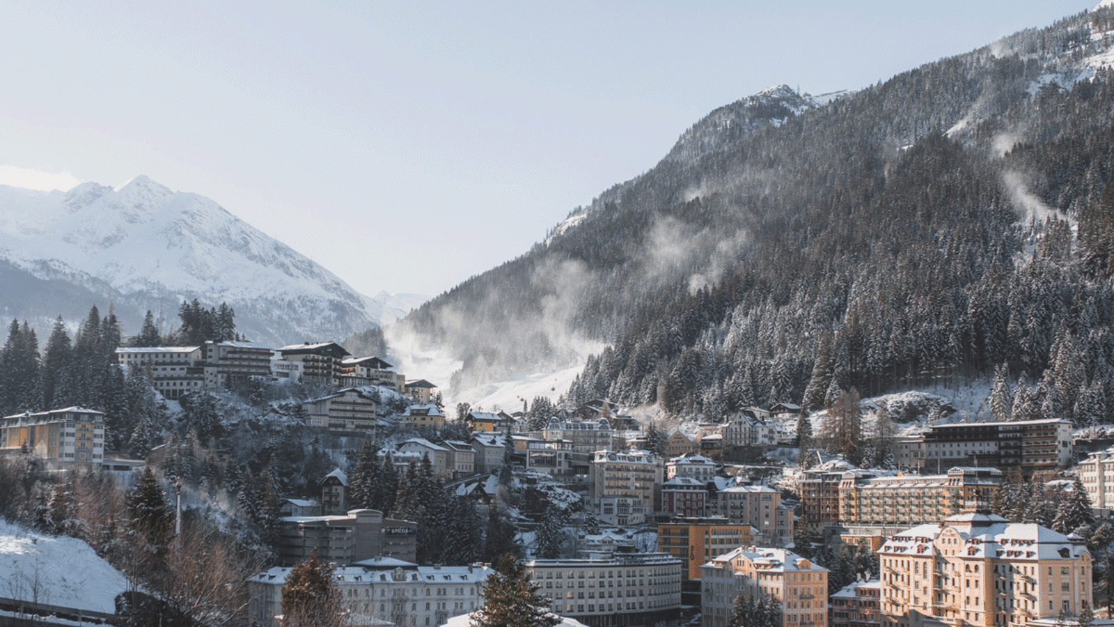 Blick über den malerischen Ort Bad Gastein