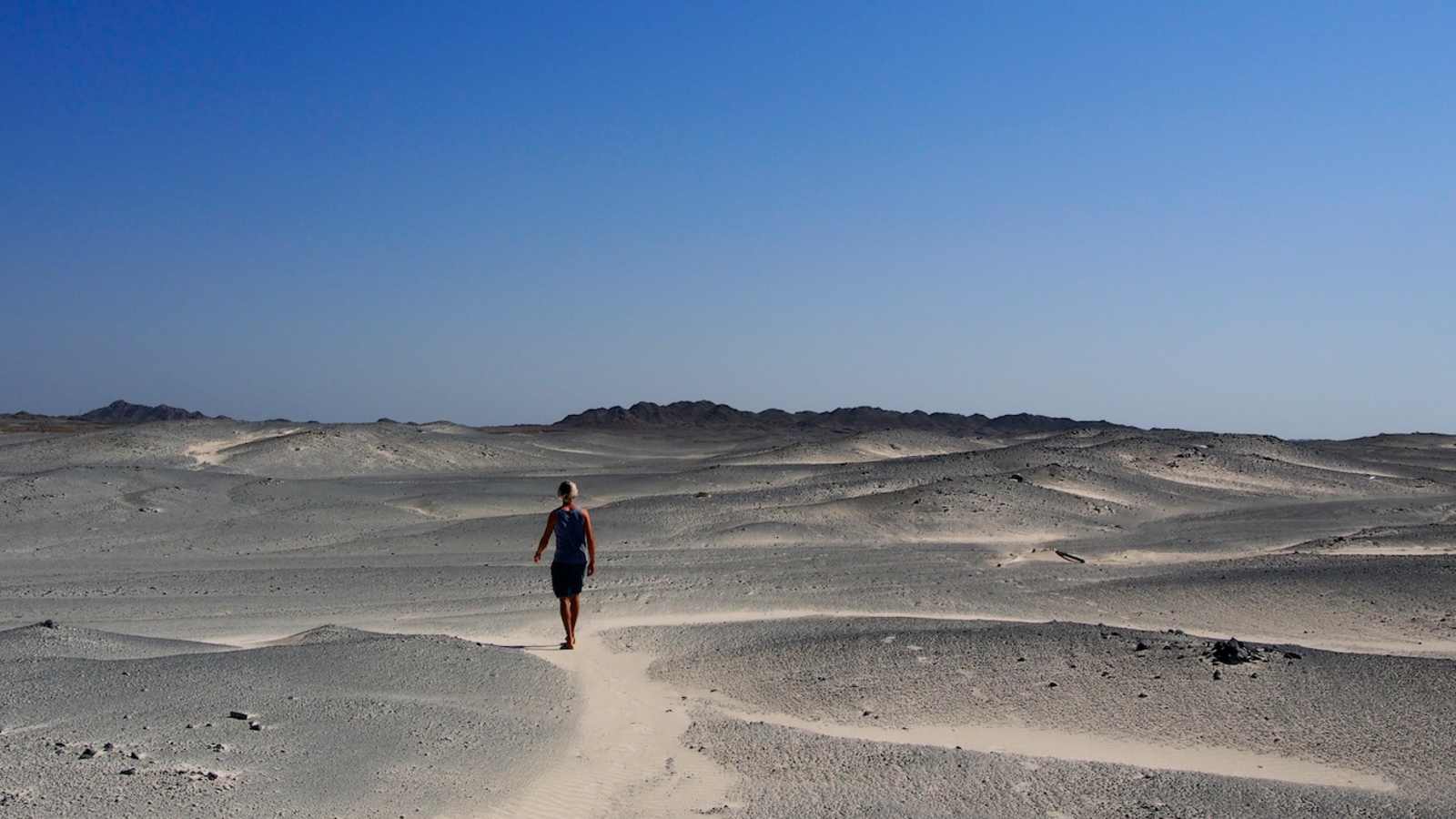 So irgendwie muss es auf den Mond ausschauen: Auf der Insel Masirah. Oman Klettern Wandern Bergwelten Schöpf