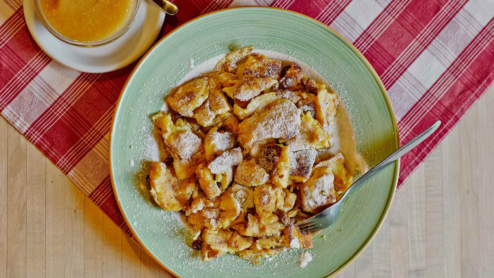 Gleich nach der Rückkehr zur Stärkung: Kaiserschmarrn,  what else?