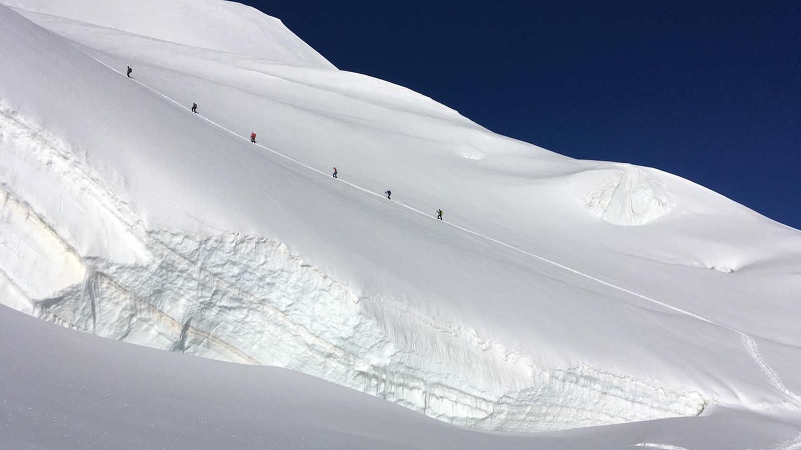 Beeindruckend und spaltenreich ist die Tour über den Persgletscher.