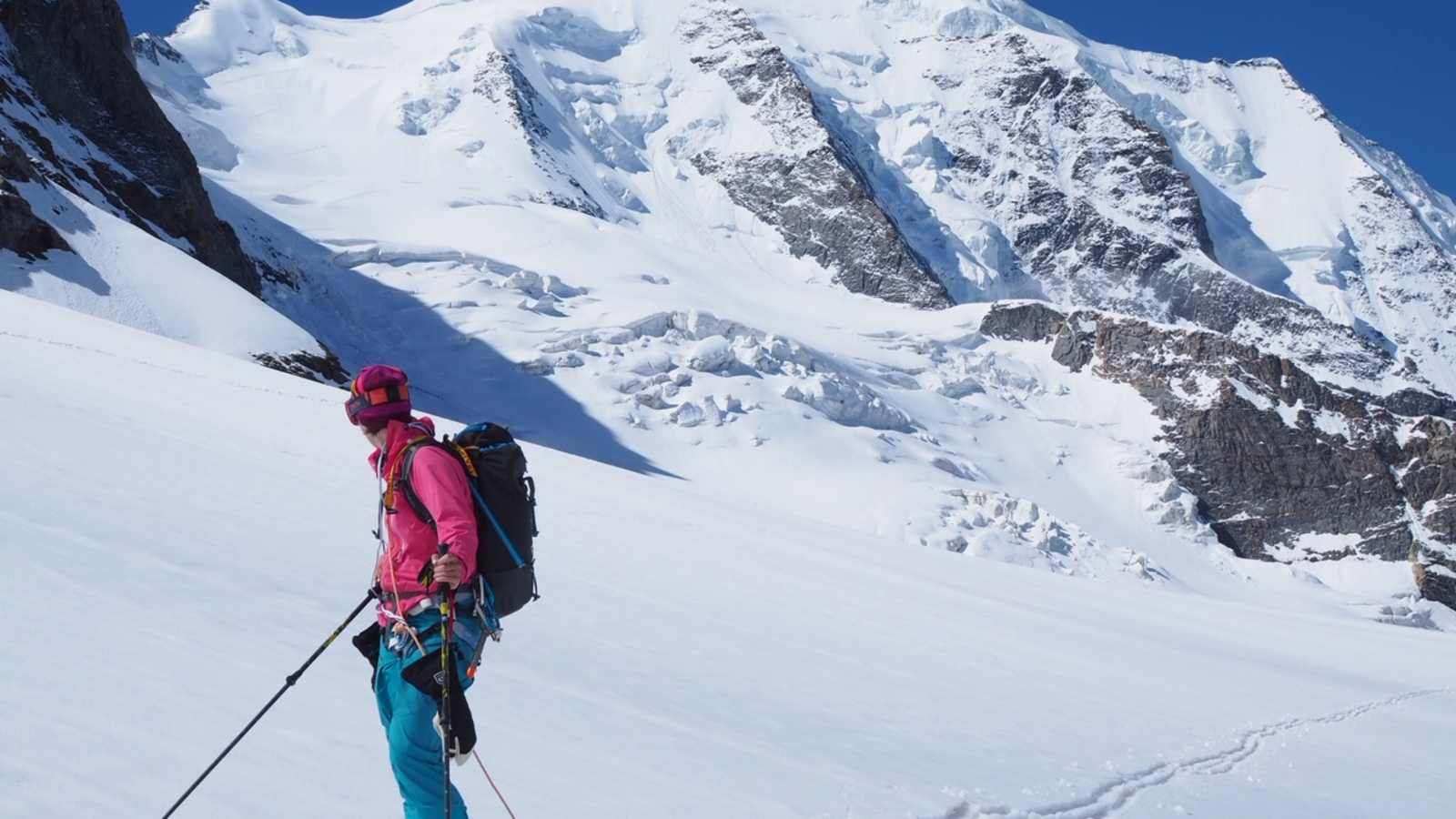 Ob zu Fuß oder mit Skiern, der Anstieg auf den Piz Palü sollte nicht unterschätzt werden.