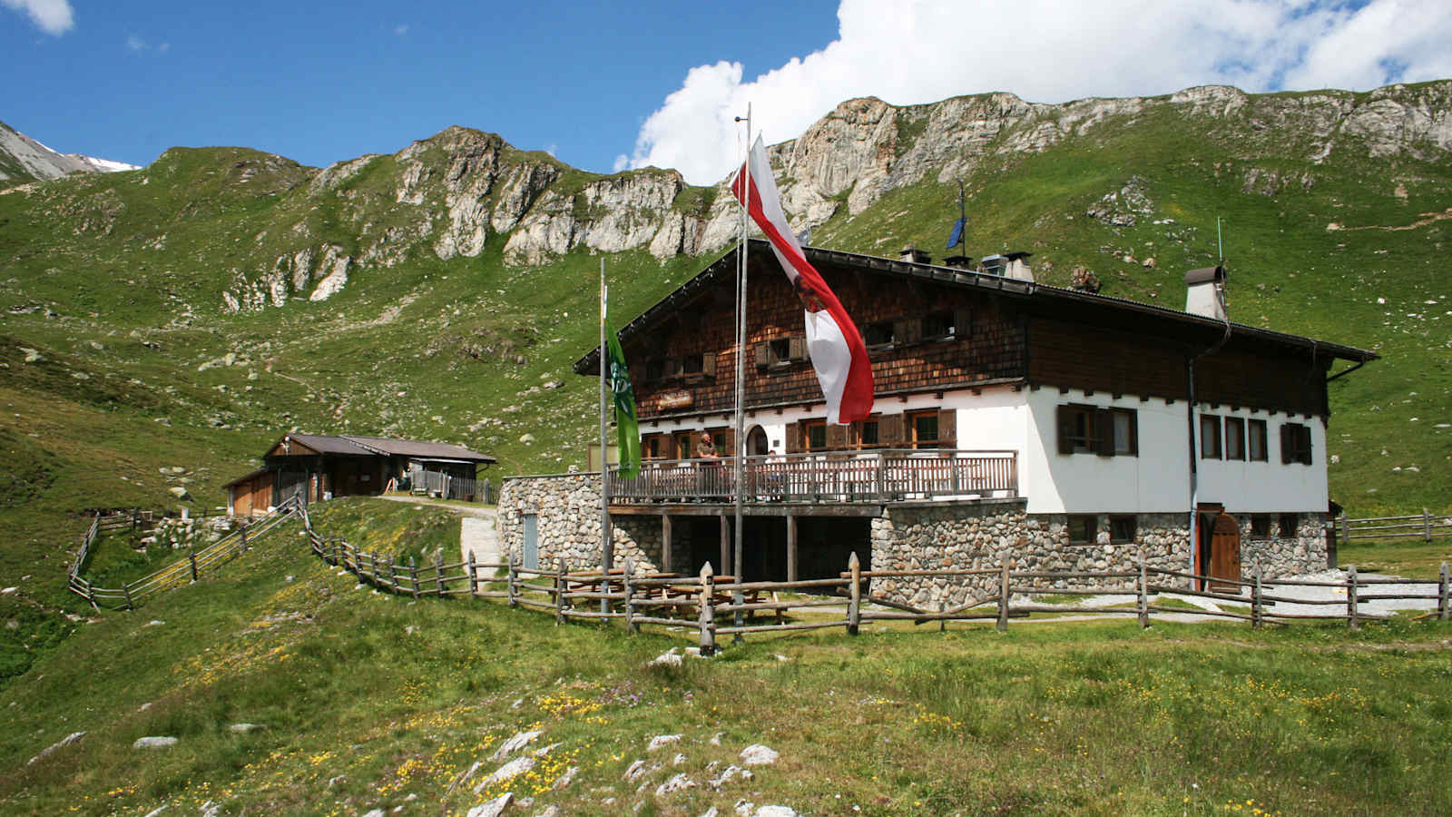 Die Sesvennahütte in der Sesvennagruppe in Südtirol