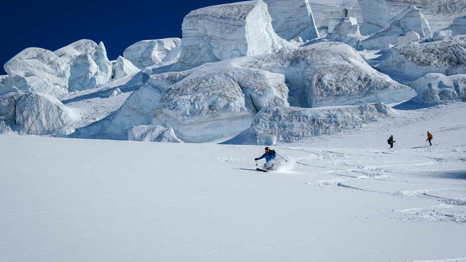 Nicht immer sind Spalten am Gletscher gut erkennbar