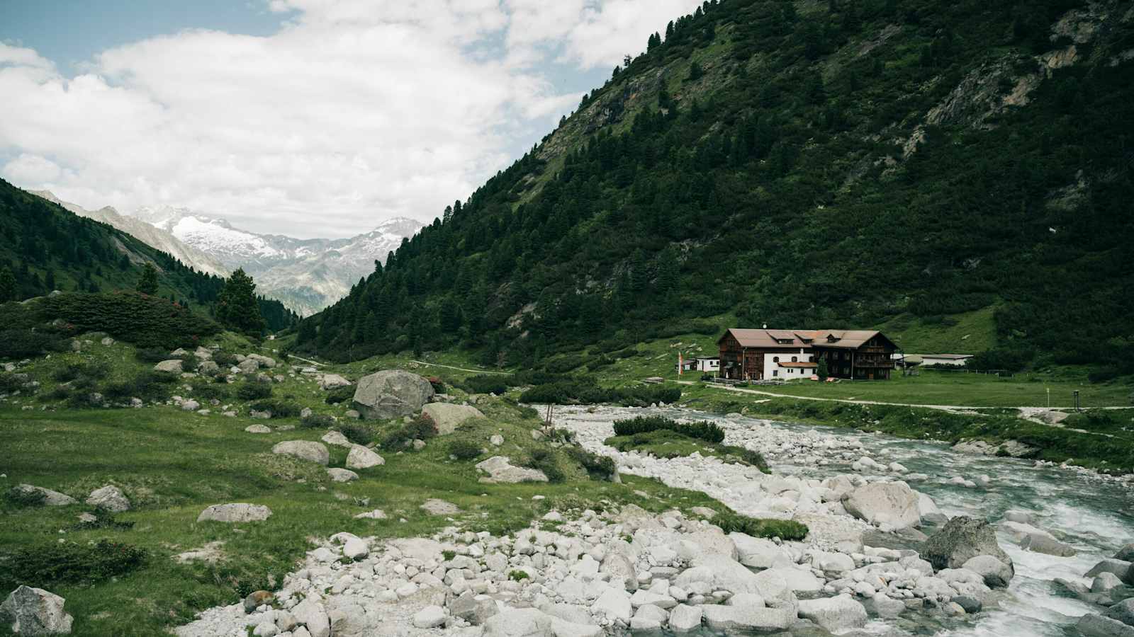 Alpenrosenhütte im Zillertal in Tirol