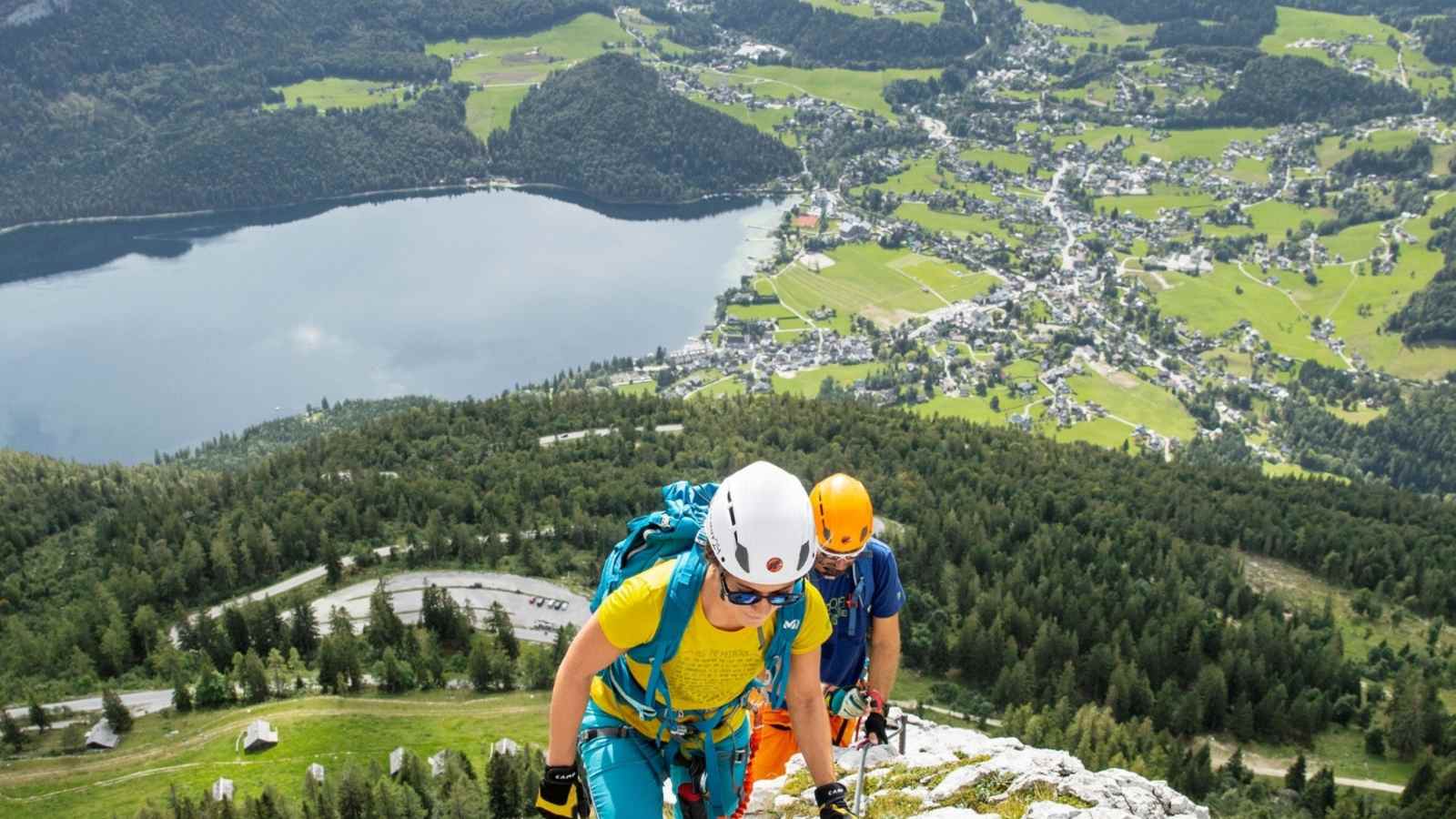 Die Kletterer gönnen sich eine kurze Pause.