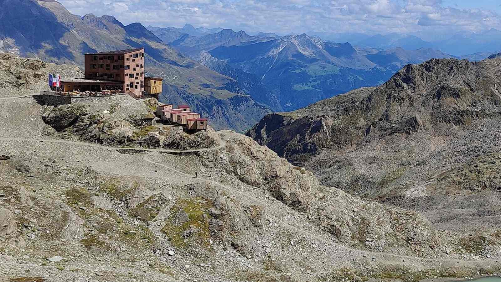 Die fertiggestellte Stettiner Hütte im Sommer 2022 