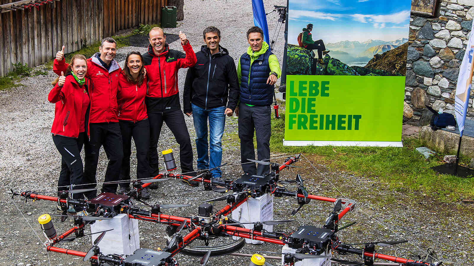 Die E-Drohne vor ihrem Pilotflug an der Pinzgauer Höhe bei Zell am See in Salzburg