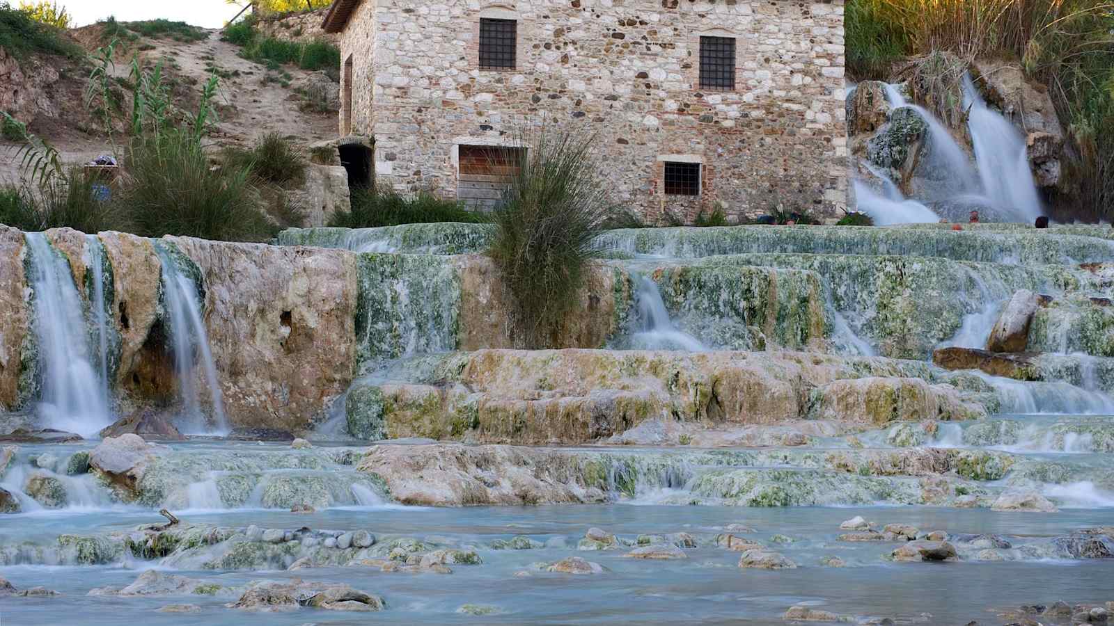 Die Terme die Saturnia bei Grossetto ist eine der beliebtesten Thermen in der Toskana.