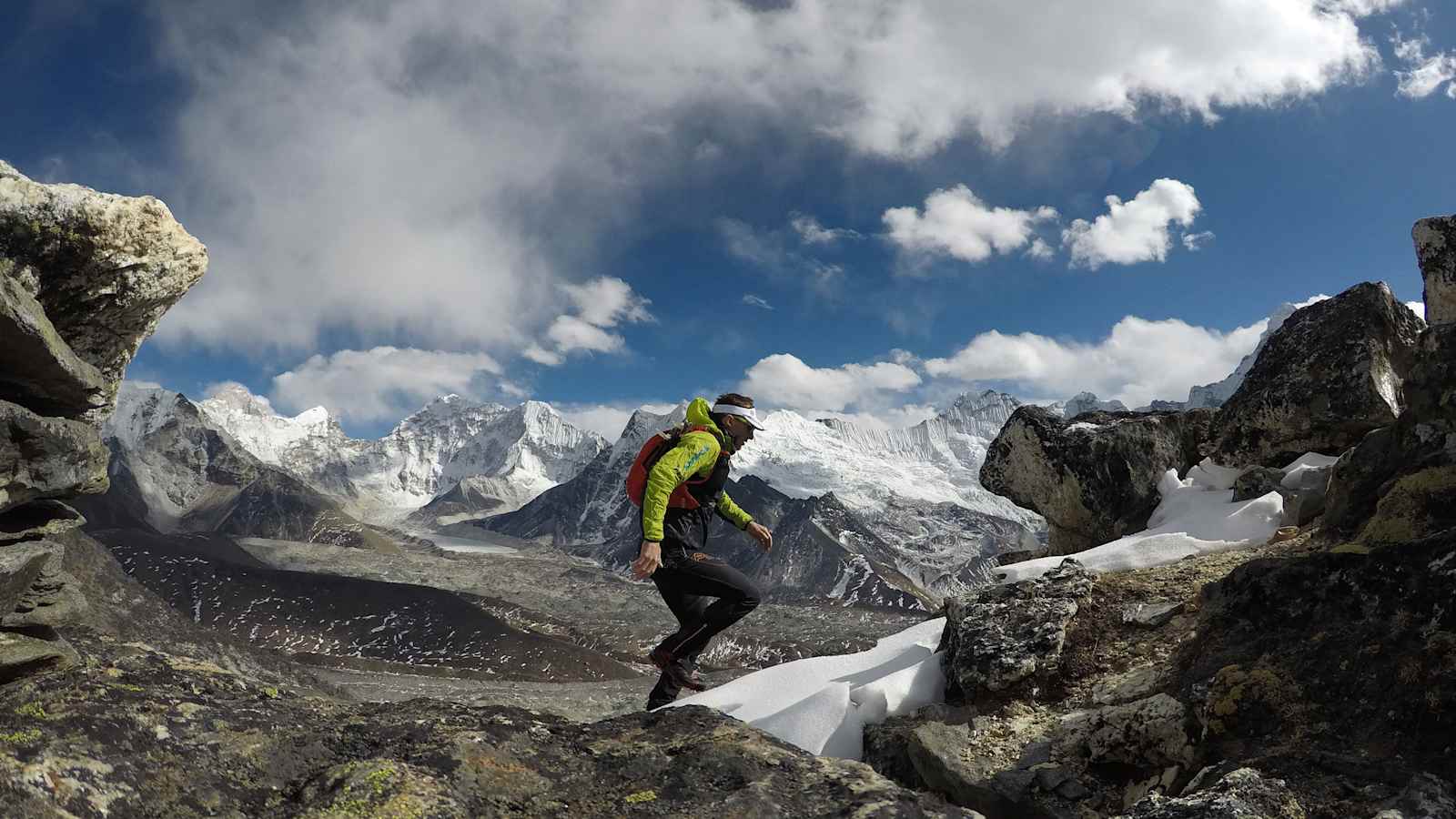 Ueli Steck beim Training im Himalaya