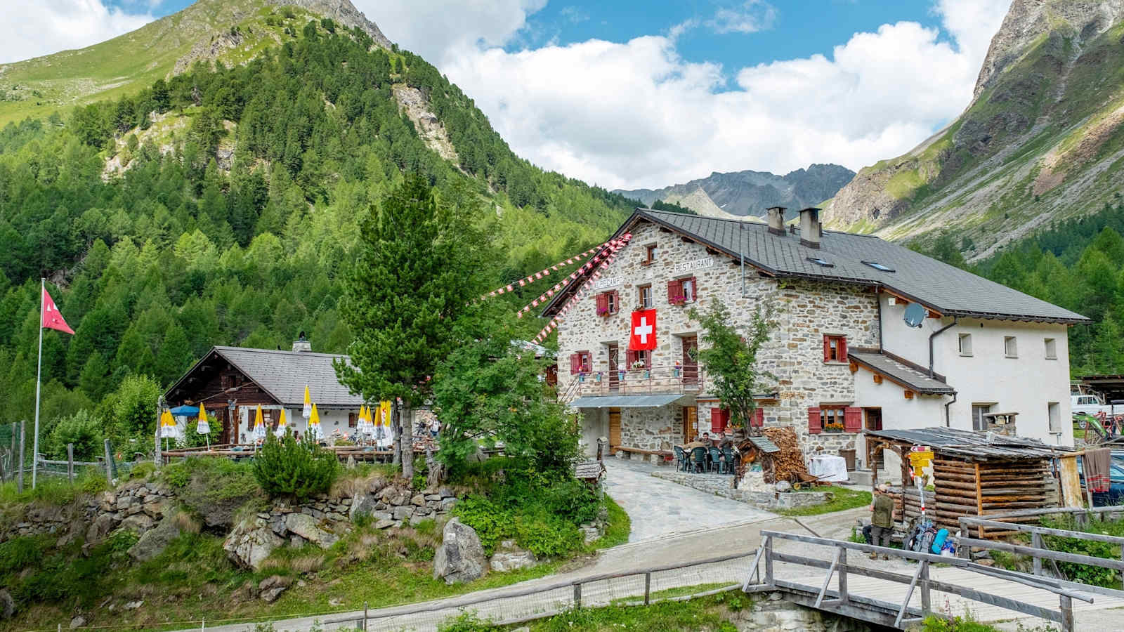 Eine Restaurant am Berg.