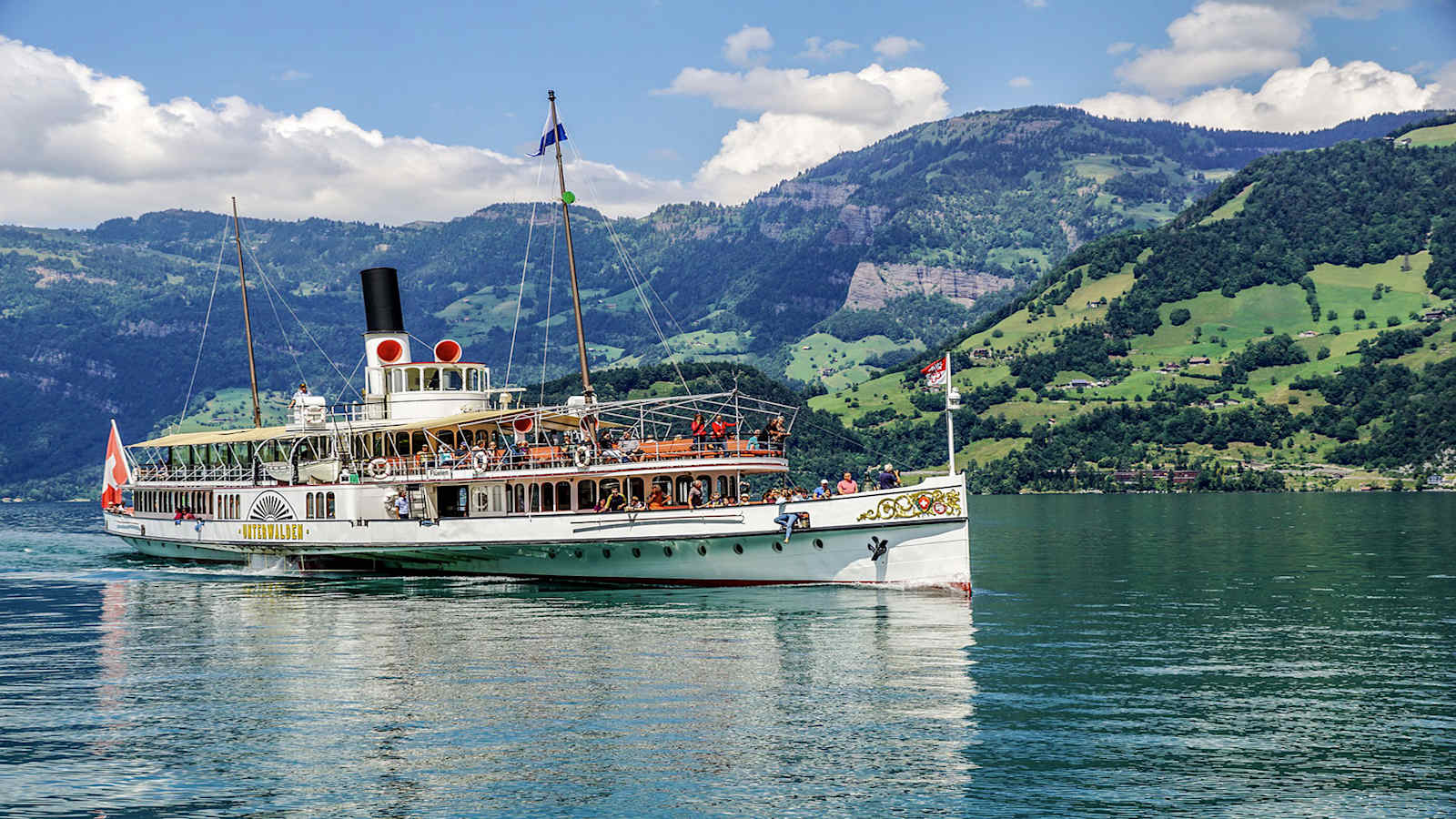 Mit dem historischen Dampfschiff schippert man besonders stilvoll über den Vierwaldstättersee.