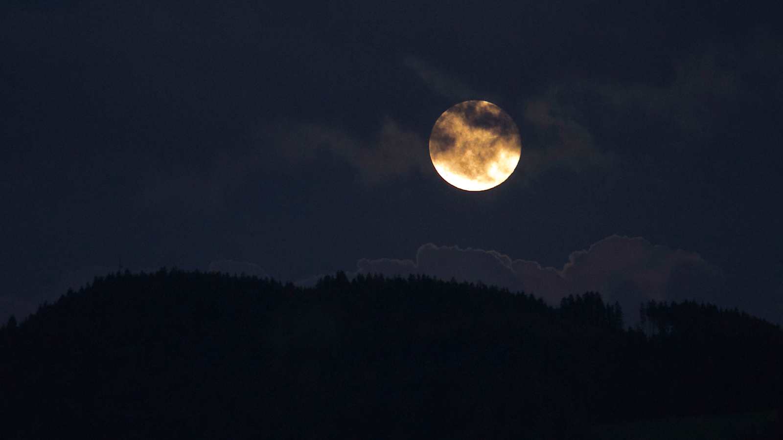 Erdbeermond zur Sommersonnwende