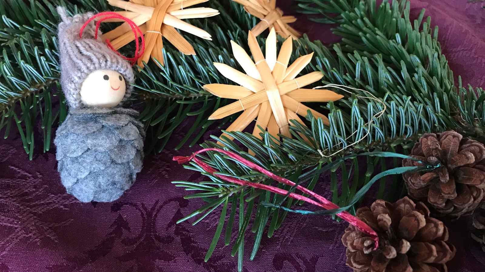 Christbaumschmuck kann man auch selber basteln - am besten aus Naturmaterialien.