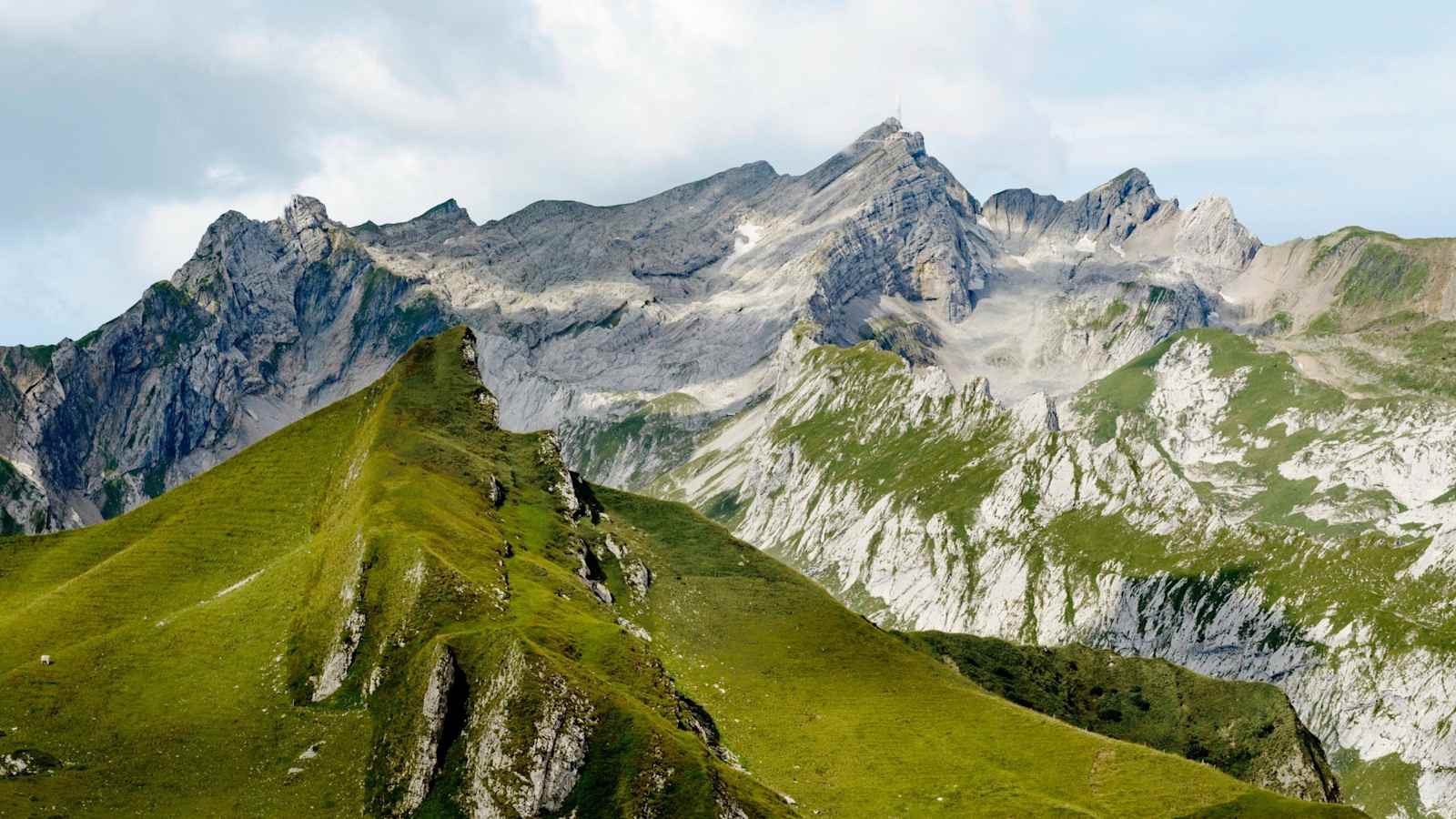 Aussicht auf die Berglandschaft.